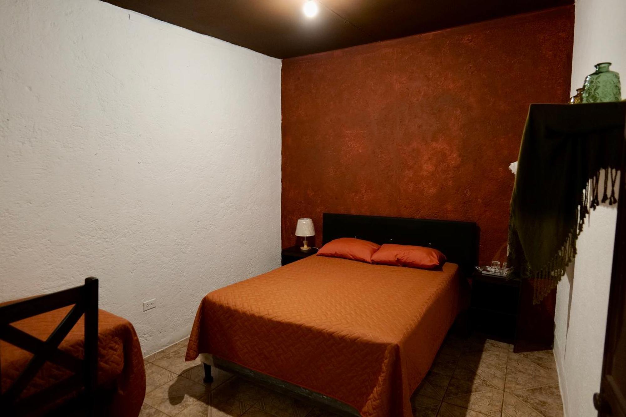 Wonderland Hostel Antigua ภายนอก รูปภาพ