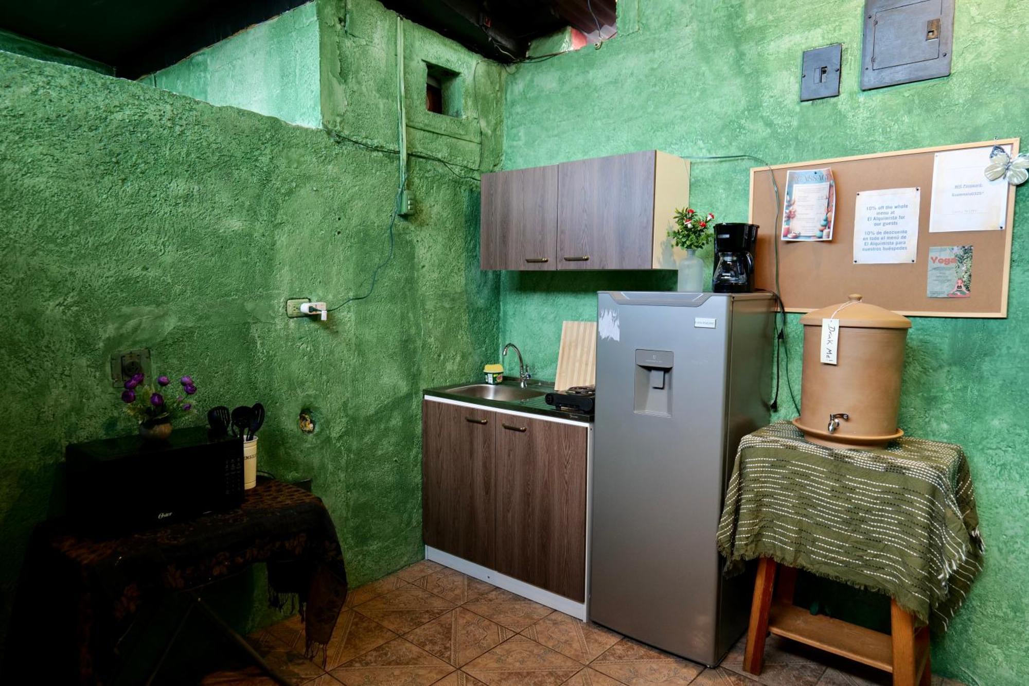 Wonderland Hostel Antigua ภายนอก รูปภาพ