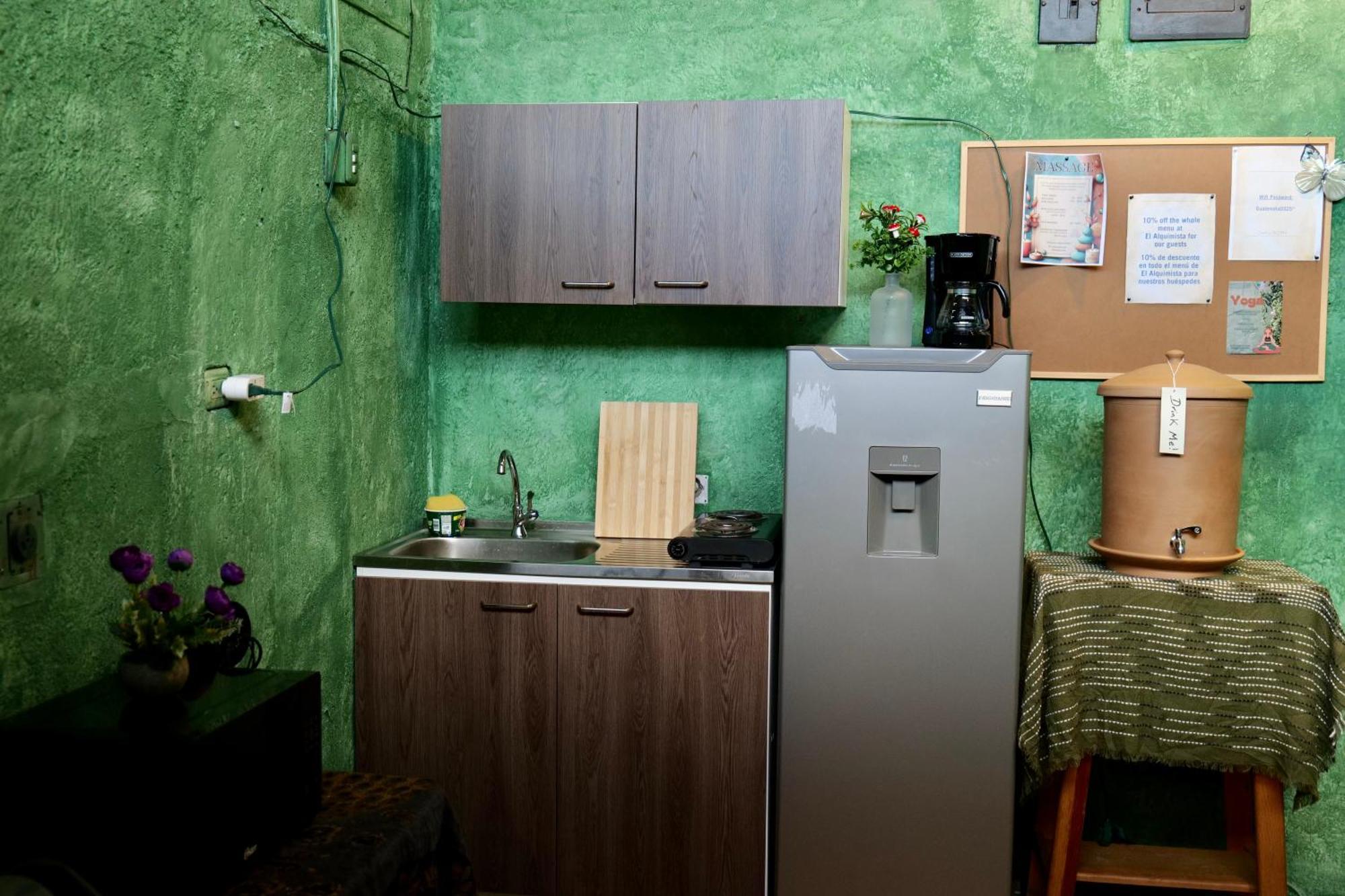 Wonderland Hostel Antigua ภายนอก รูปภาพ