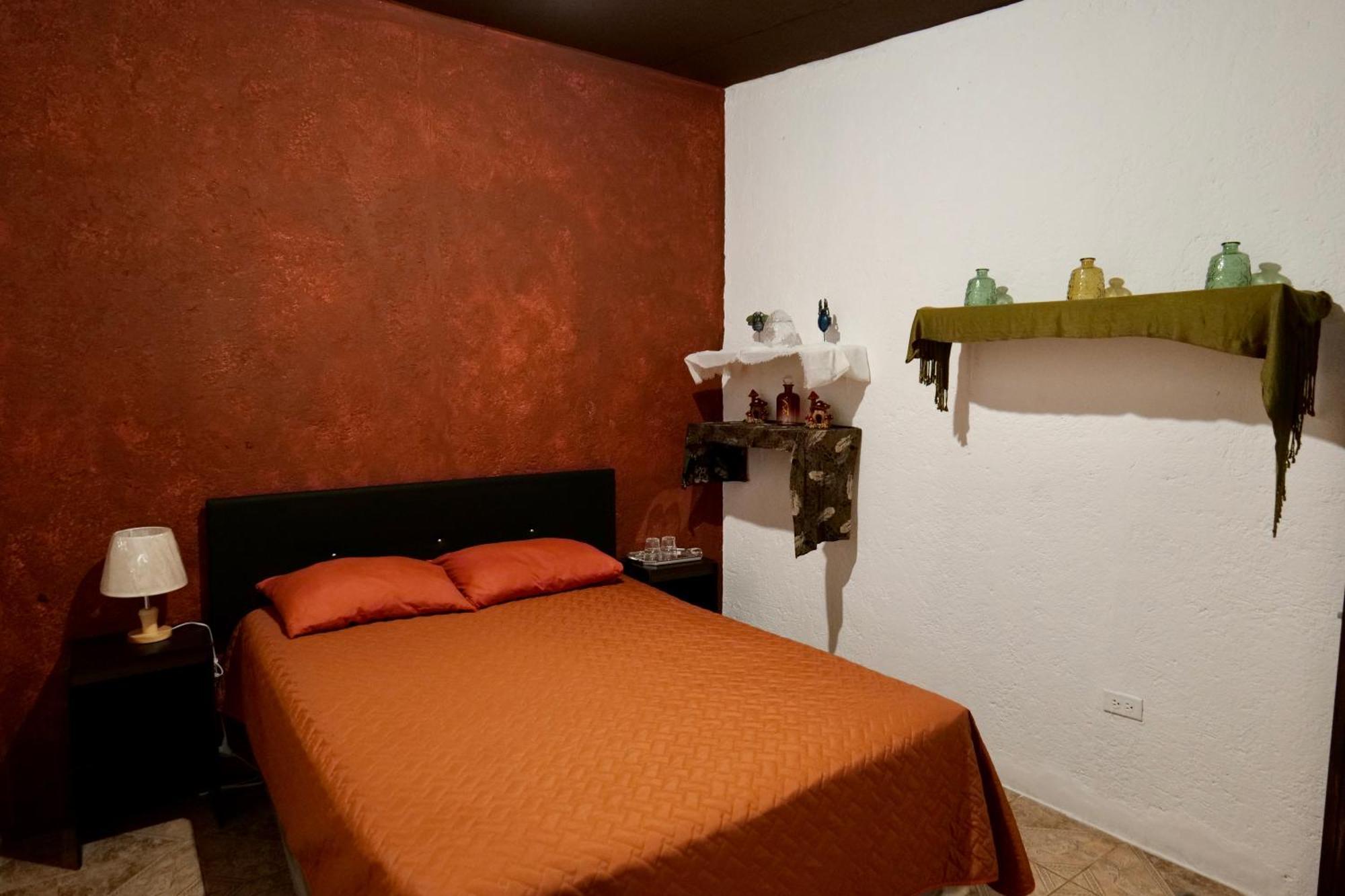 Wonderland Hostel Antigua ภายนอก รูปภาพ