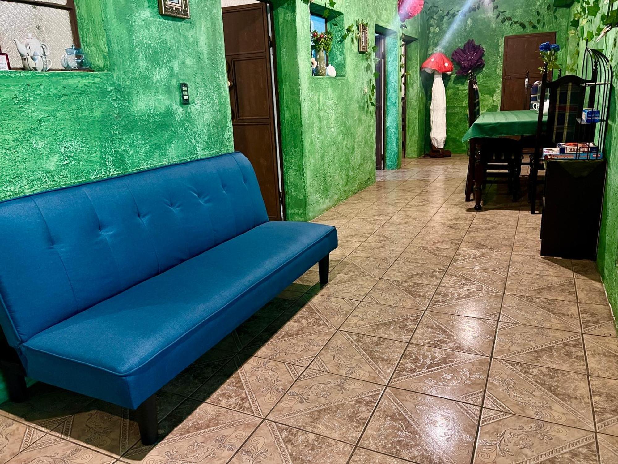 Wonderland Hostel Antigua ภายนอก รูปภาพ